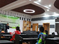 钢琴课